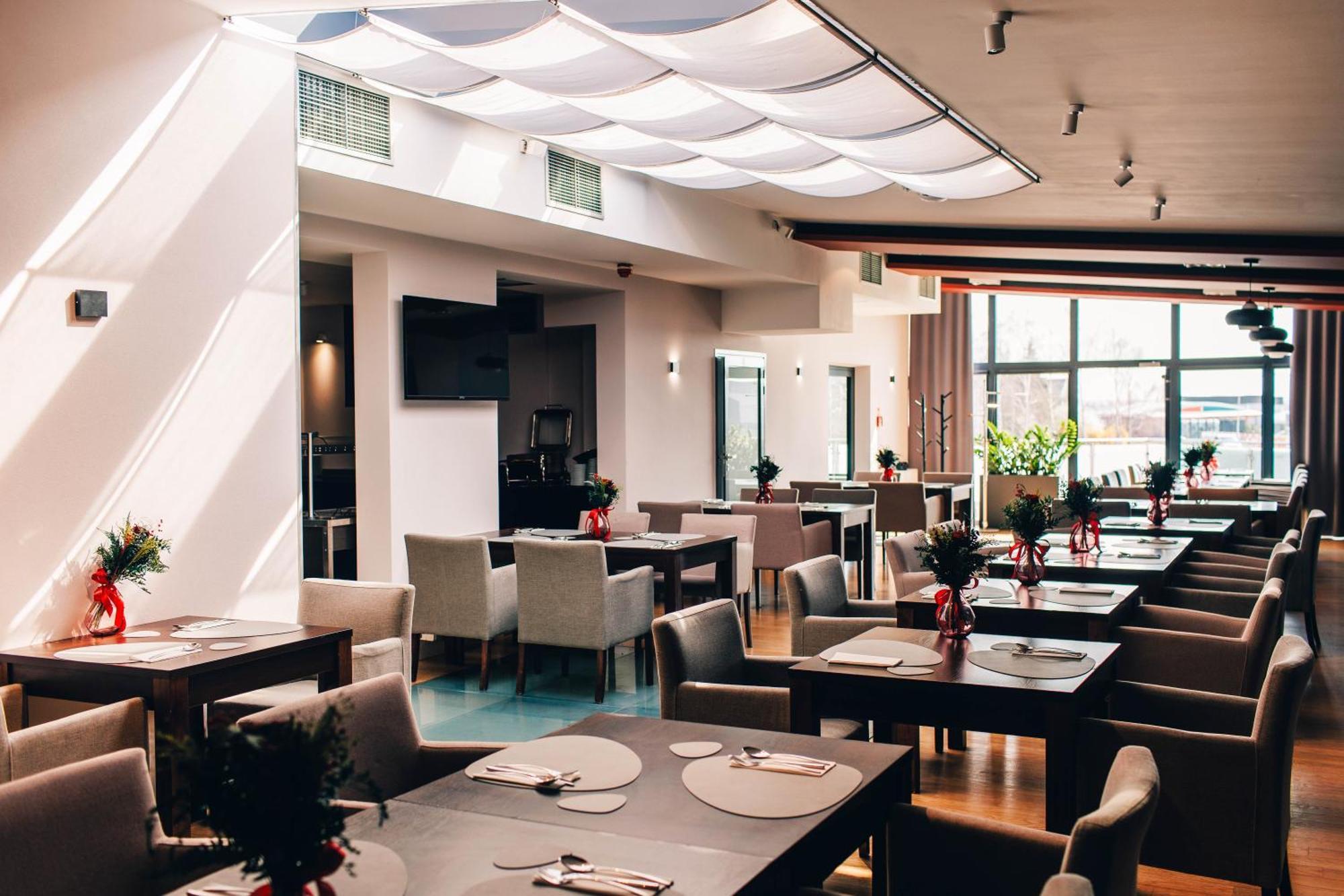 Terminal Hotel Wroclaw Ngoại thất bức ảnh