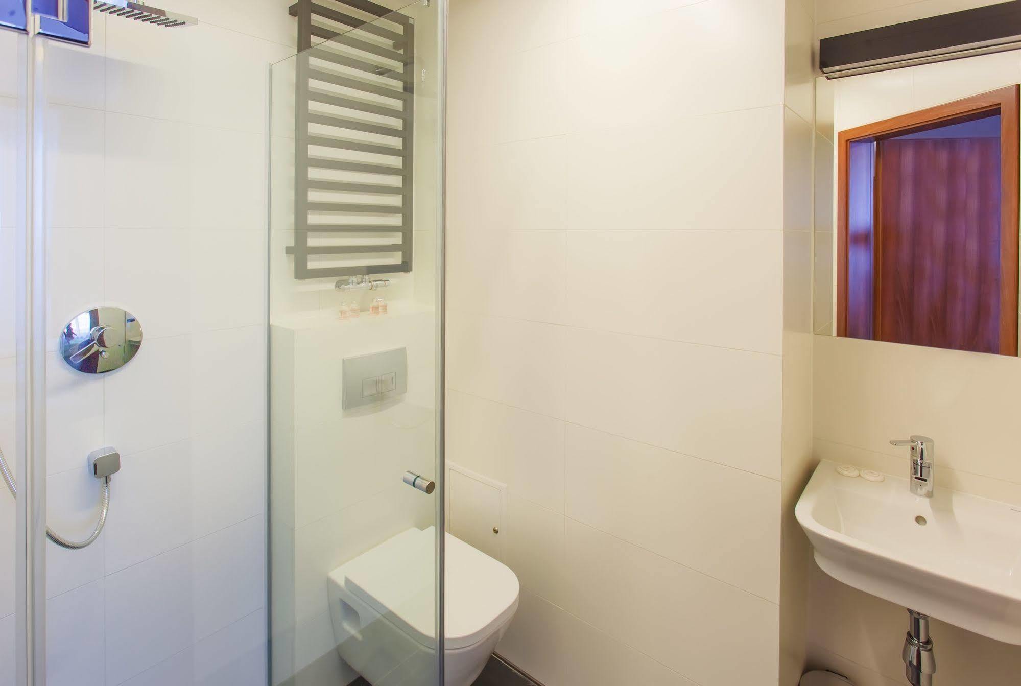 Terminal Hotel Wroclaw Ngoại thất bức ảnh