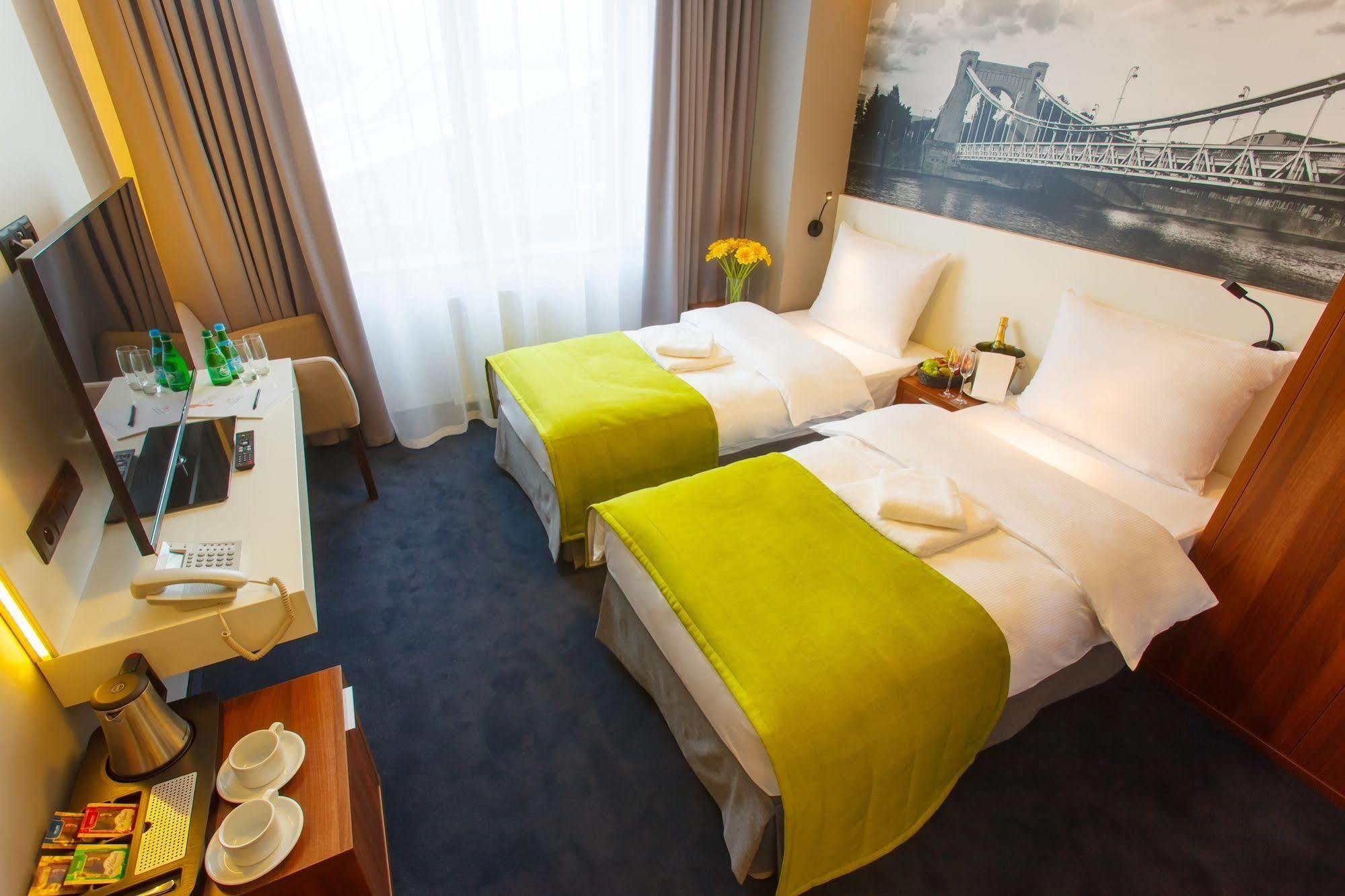 Terminal Hotel Wroclaw Ngoại thất bức ảnh